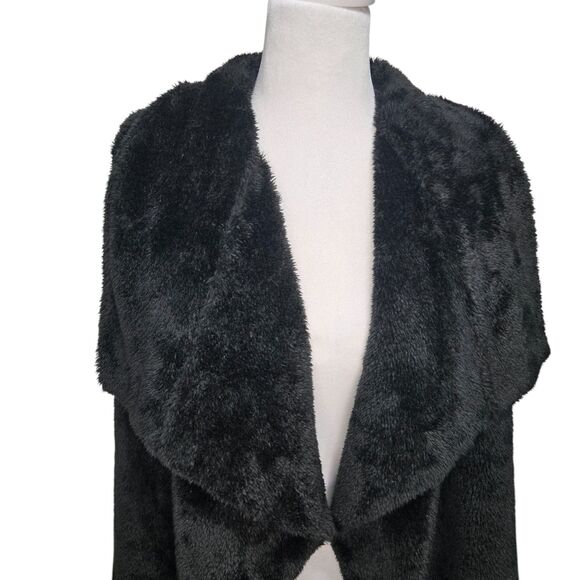 NWT Peace & Pearls Black Vest Medium - Picture 5 of 11